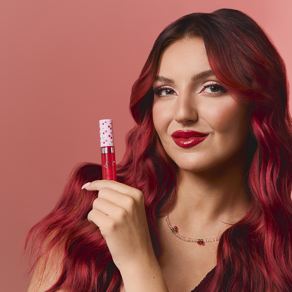 BELL DEFINES BEAUTY x KARTONII LIP OIL